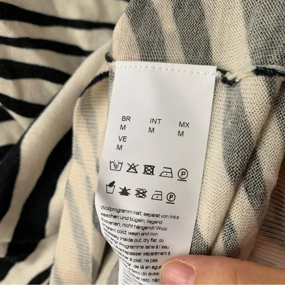 BOSS Fabanna Short Sleeve Mock Neck Print Knit Top‎ Sz M - Picture 8 of 9